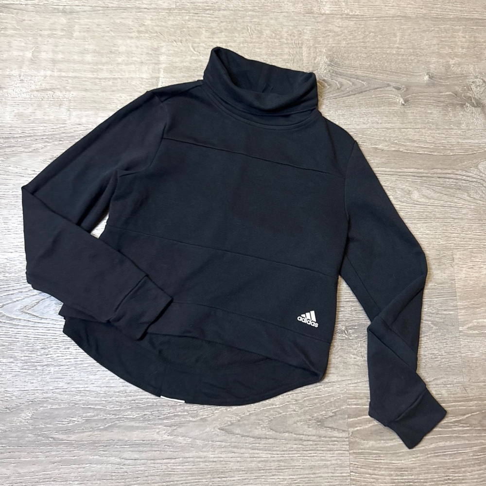 •ADIDAS• SWEATSHIRT